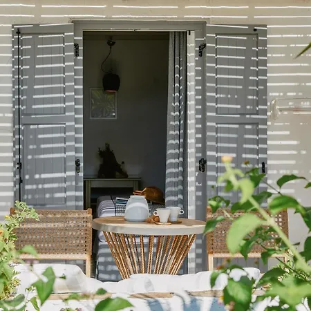 卡勒吉斯公寓酒店 4* Naxos City