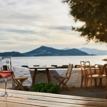 卡勒吉斯公寓酒店 4*